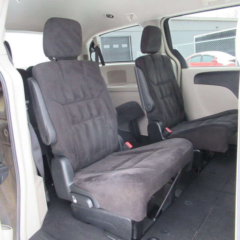 Dodge grand caravan 8 2024 seats